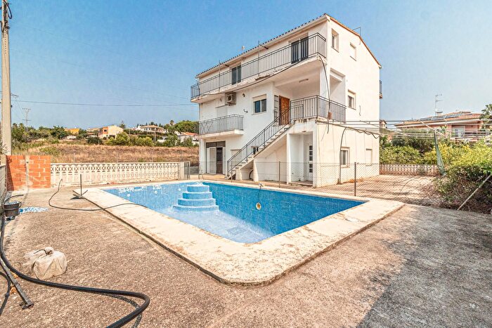 Casa en venta en Alginet, Valencia de 7 habitaciones