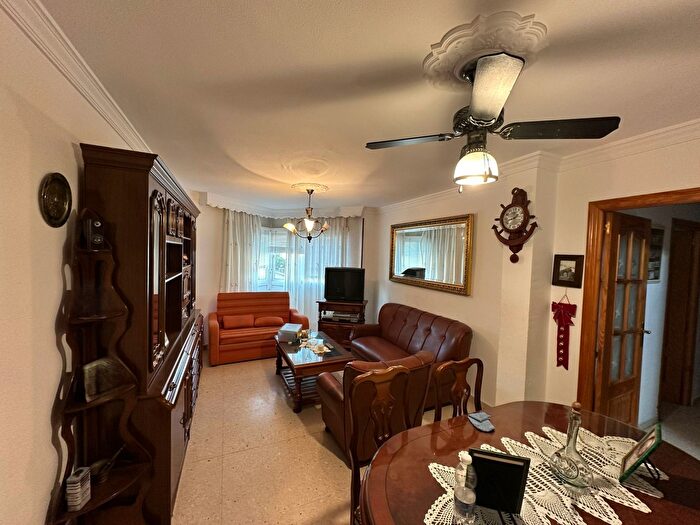 Casas en venta y pisos alquiler - 1