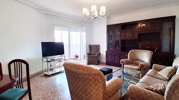 Casas en venta y pisos alquiler - 1