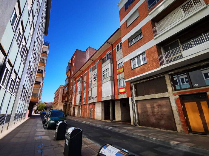 Casas en venta y pisos alquiler - 1