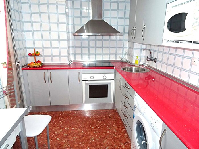 Casas en venta y pisos alquiler - 3