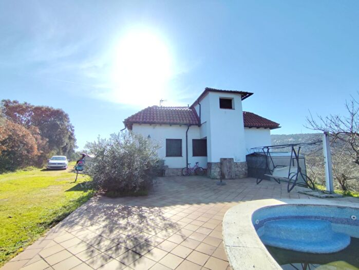 Casas en venta y pisos alquiler - 1
