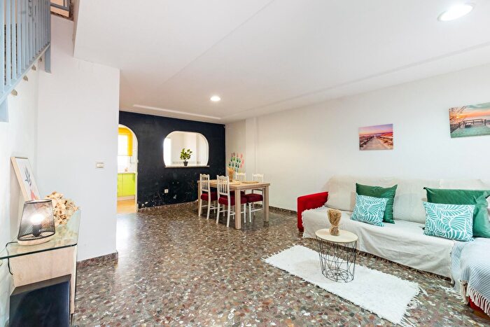 Casas en venta y pisos alquiler - 1