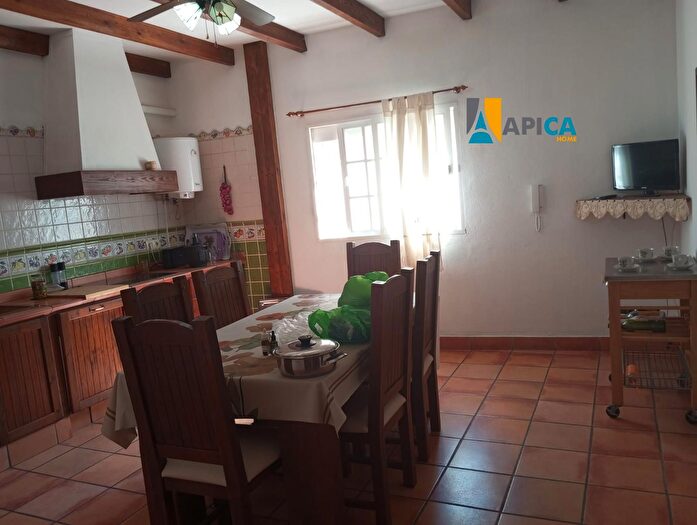 Casas en venta y pisos alquiler - 3
