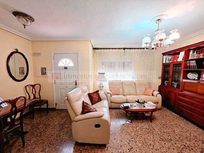 Casas en venta y pisos alquiler - 1