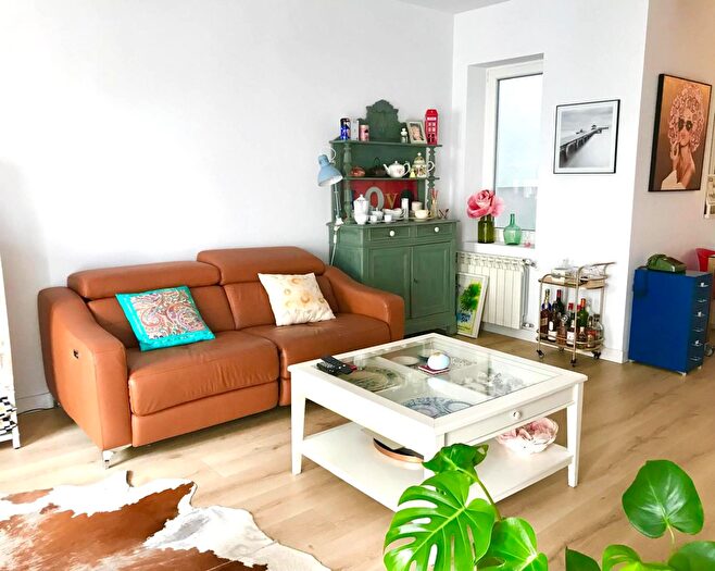 Casas en venta y pisos alquiler - 3