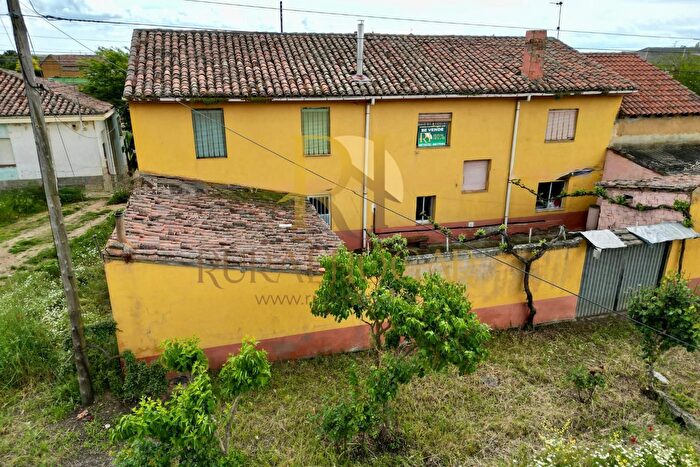 Casas en venta y pisos alquiler - 1