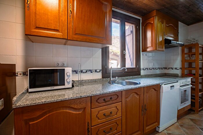 Casas en venta y pisos alquiler - 3