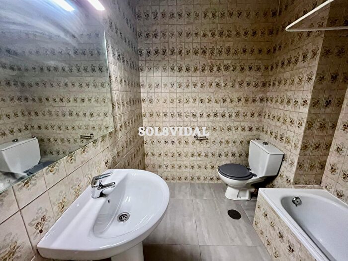 Casas en venta y pisos alquiler - 3