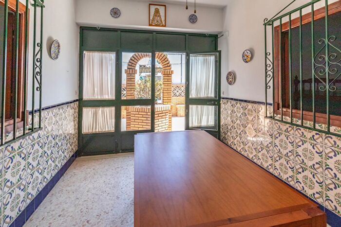 Casas en venta y pisos alquiler - 2