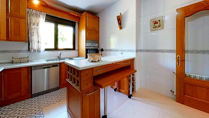 Casas en venta y pisos alquiler - 3