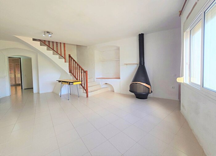 Casa en venta en Maspujols, Tarragona de 4 habitaciones