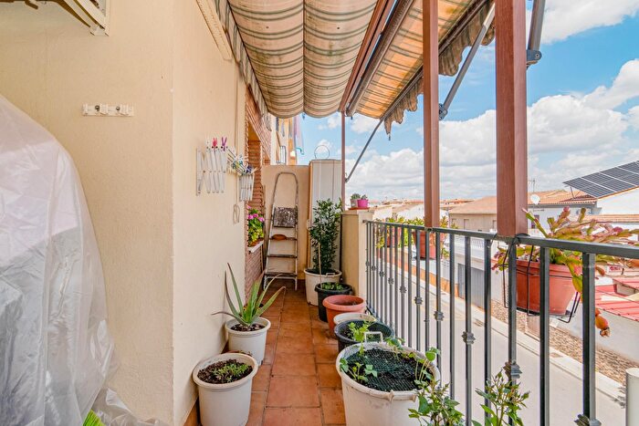 Casas en venta y pisos alquiler - 1