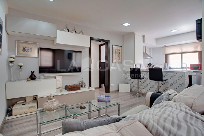 Casas en venta y pisos alquiler - 1
