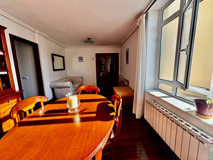 Casas en venta y pisos alquiler - 3