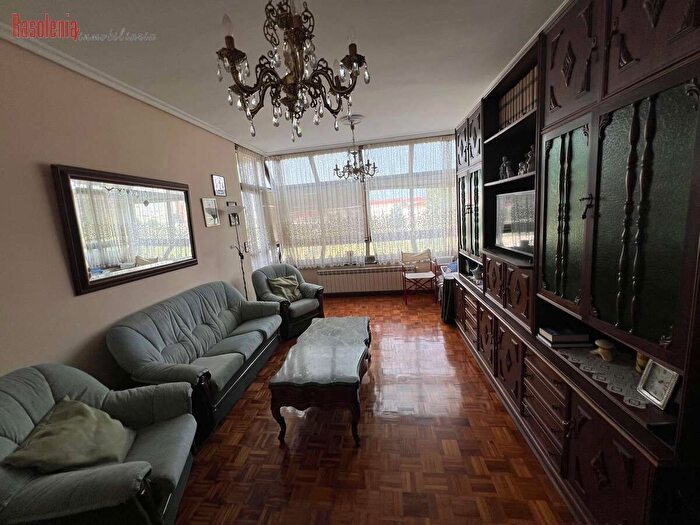 Casas en venta y pisos alquiler - 3