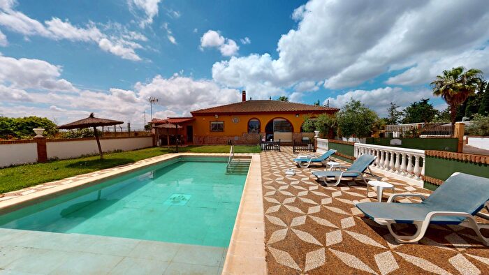 Casa en venta en Nueva Alcalá, Alcalá de Guadaira de 4 habitaciones