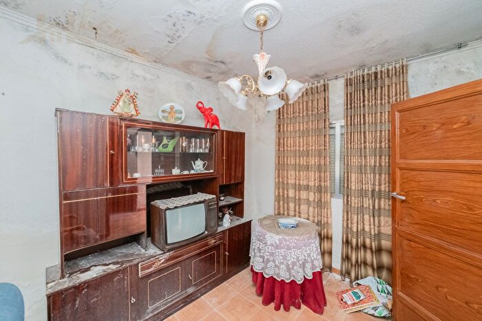 Casas en venta y pisos alquiler - 2