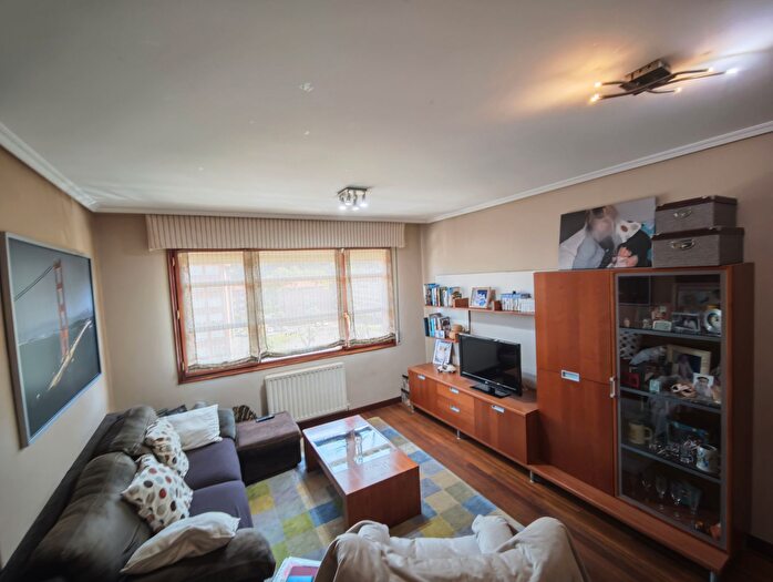 Casas en venta y pisos alquiler - 3
