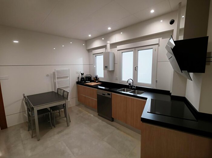 Casas en venta y pisos alquiler - 2