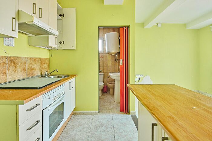 Casas en venta y pisos alquiler - 2