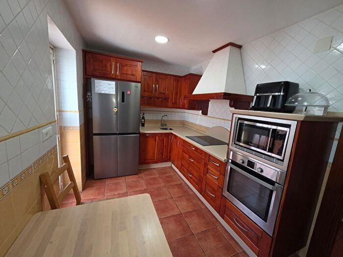 Casas en venta y pisos alquiler - 2