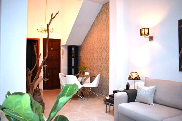 Casas en venta y pisos alquiler - 3