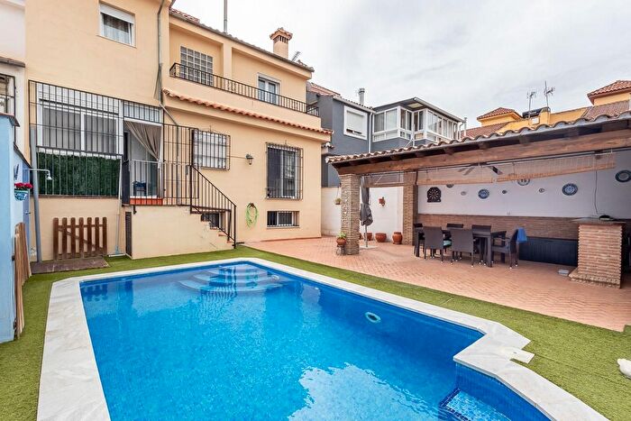 Casa en venta en Santa Fe, Granada de 4 habitaciones