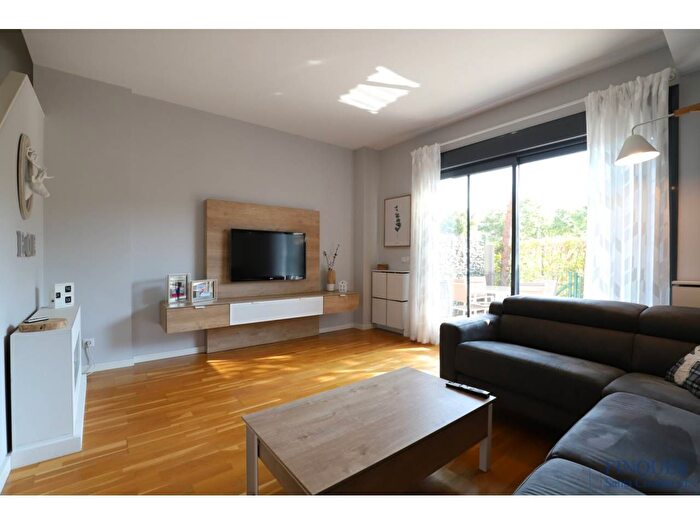Casas en venta y pisos alquiler - 3