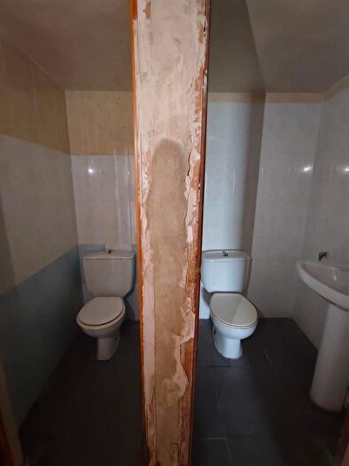 Casas en venta y pisos alquiler - 3