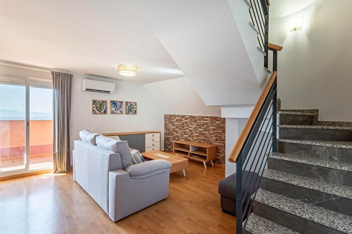 Casas en venta y pisos alquiler - 2