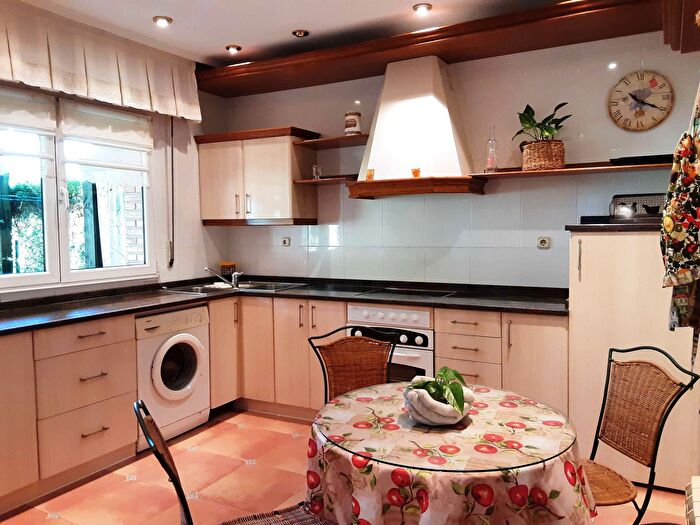 Casas en venta y pisos alquiler - 2