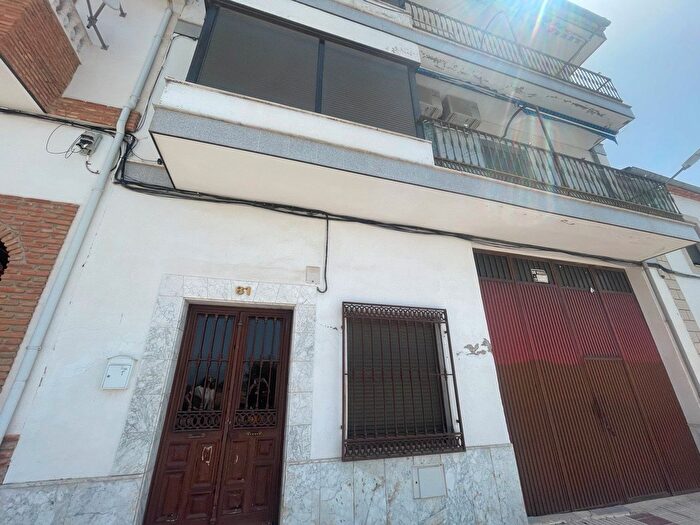 Casas en venta y pisos alquiler - 3