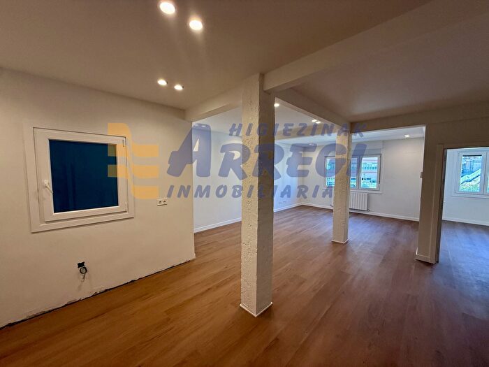 Casas en venta y pisos alquiler - 3