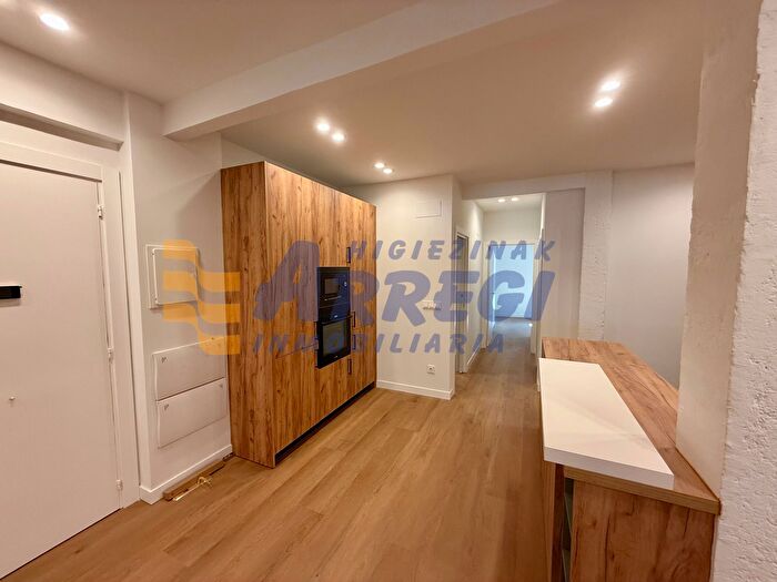 Casas en venta y pisos alquiler - 2