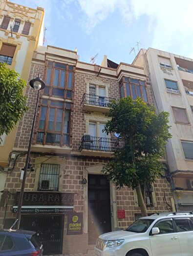 Casas en venta y pisos alquiler - 1