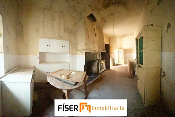Casas en venta y pisos alquiler - 3