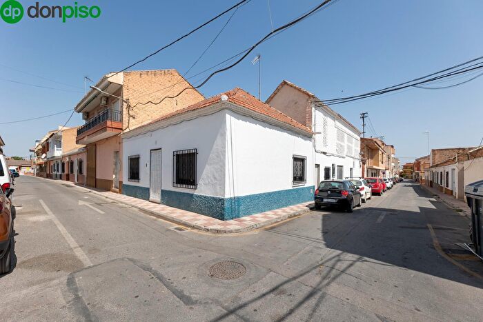 Casas en venta y pisos alquiler - 1