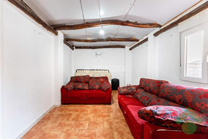 Casas en venta y pisos alquiler - 1