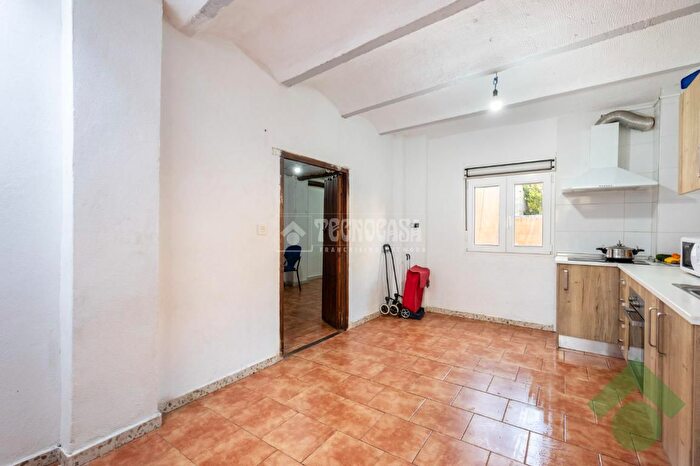 Casas en venta y pisos alquiler - 2