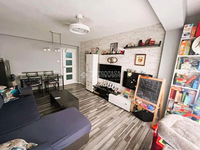 Casas en venta y pisos alquiler - 1