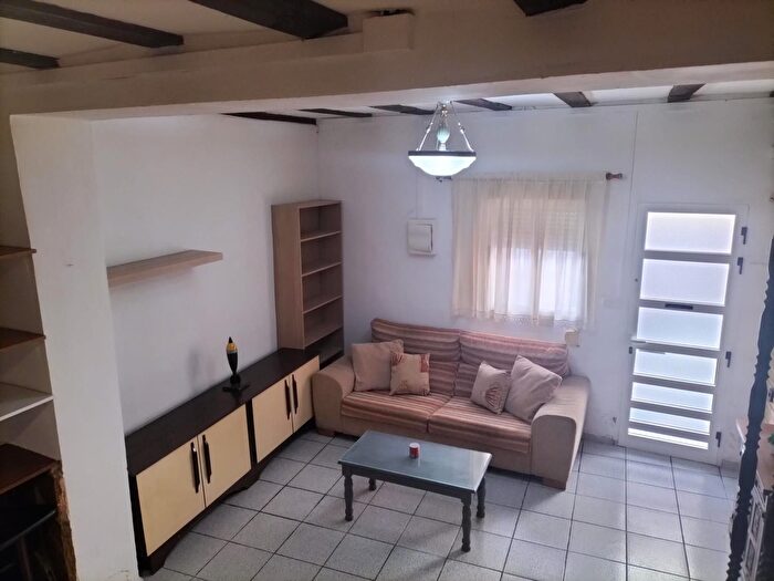 Casas en venta y pisos alquiler - 2