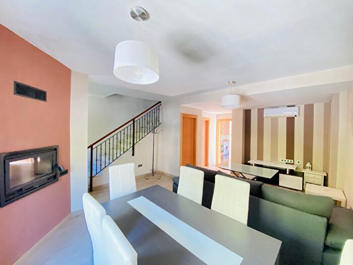 Casas en venta y pisos alquiler - 2