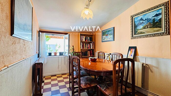 Casas en venta y pisos alquiler - 1