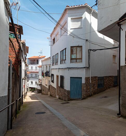 Casas en venta y pisos alquiler - 1
