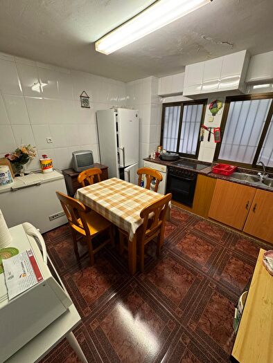 Casas en venta y pisos alquiler - 3