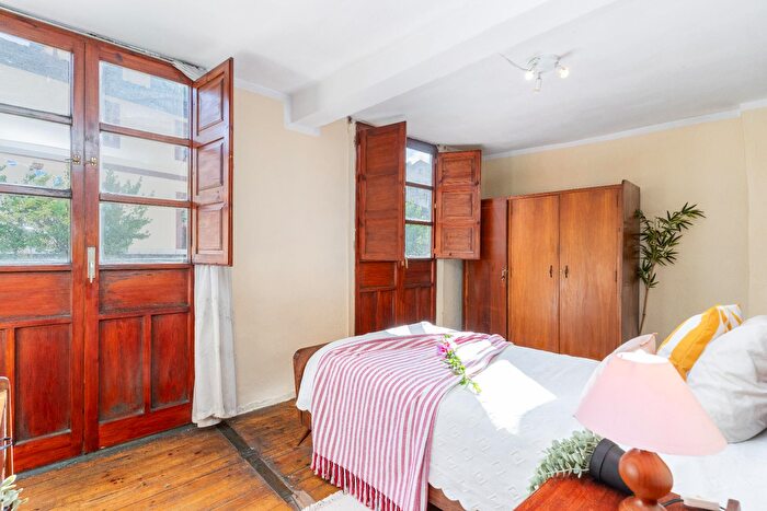 Casas en venta y pisos alquiler - 1