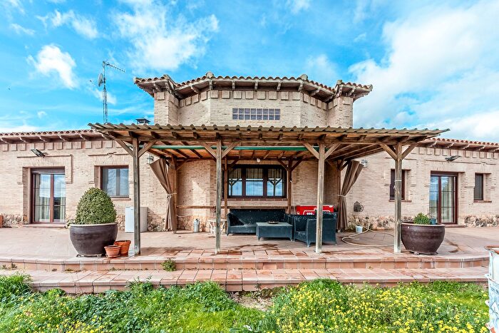 Casa en venta en Villamanta, Madrid de 3 habitaciones