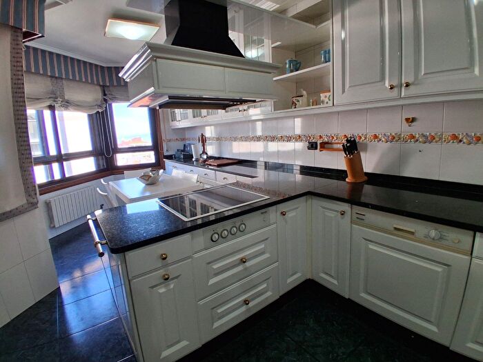 Casas en venta y pisos alquiler - 3