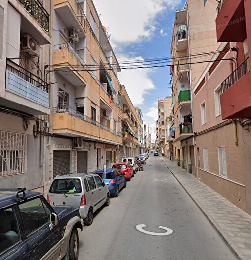 Casas en venta y pisos alquiler - 1